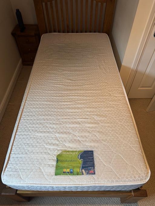 Buy & Sell Great Chart Ashford - Photos for Single wooden bed