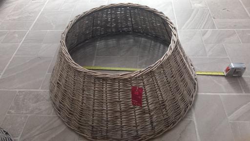 Buy & Sell Banbury Cherwell - Photos for Large Tree Skirt.