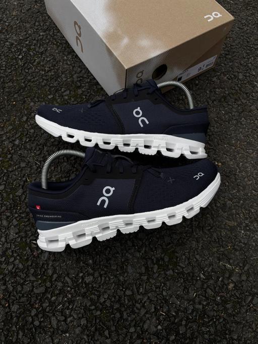 Buy & Sell Walworth South East London - Photos for ON RUNNING CLOUD X 4