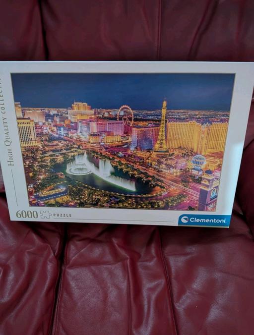 Buy & Sell Finsbury Park North London - Photos for Clemontoni Las Vegas 6000 piece jigsaw