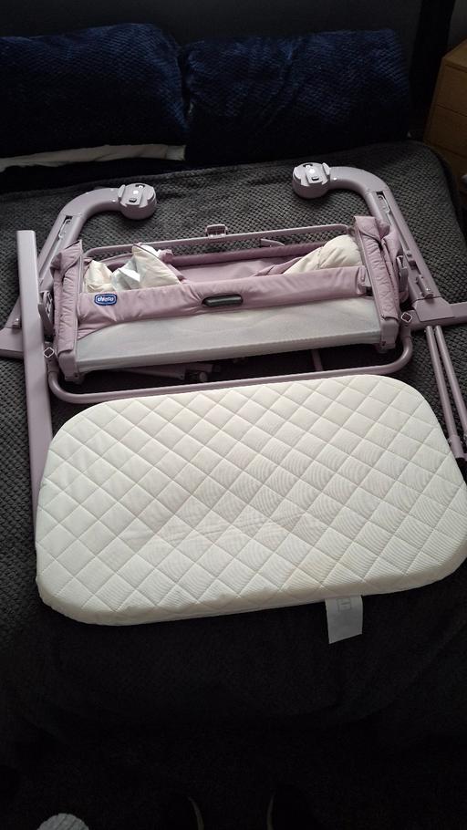 Buy & Sell Noak Hill Havering - Photos for chicco Next To Me magic cot blossom