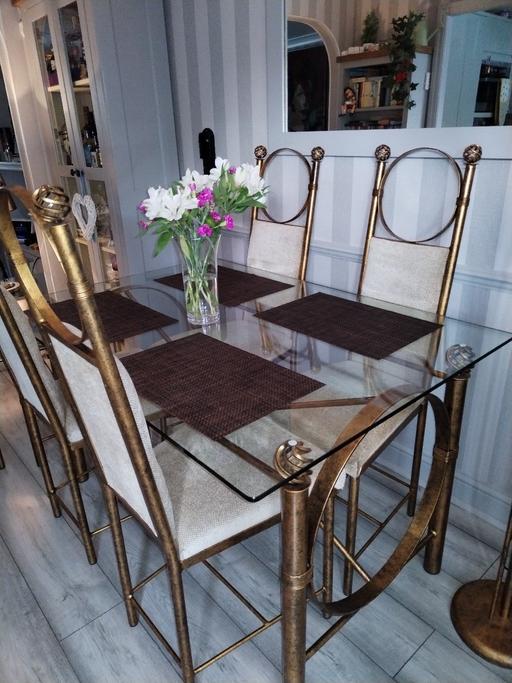 Buy & Sell Staining Blackpool - Photos for STUNNING TABLE AND CHAIR SET PLUS EXTRAS