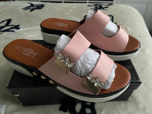 Buy & Sell Upper Norwood South East London - Photos for ( TIGANA LONDON ) SLIP ON SHOES