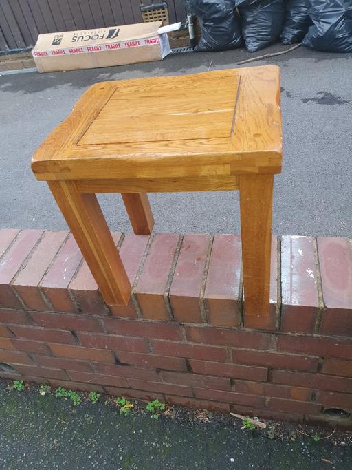 Buy & Sell Pensnett Dudley - Photos for Chunky , Solid, JB Global Oak Side Table,