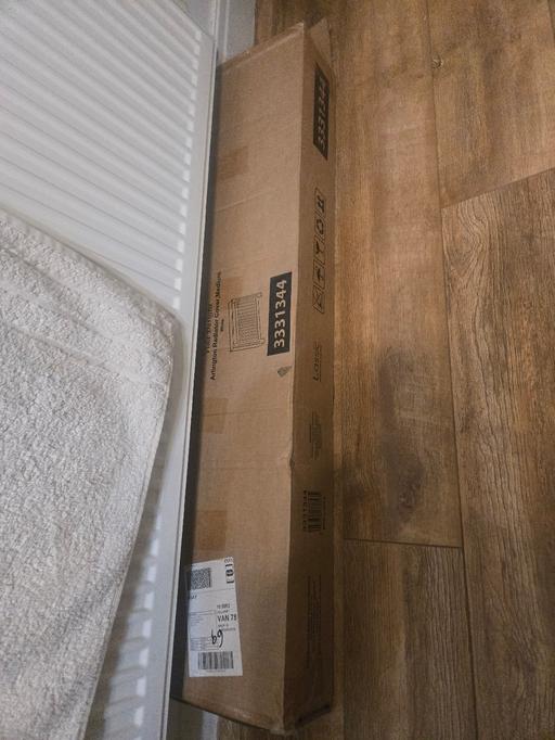 Buy & Sell Wednesbury Sandwell - Photos for white radiator shelf and cover