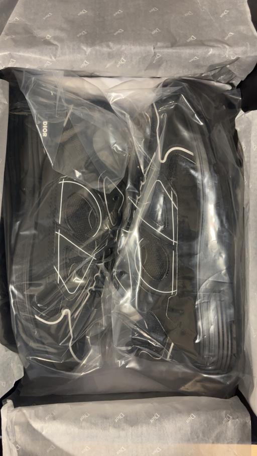 Buy & Sell Hackney East London - Photos for Dior b30