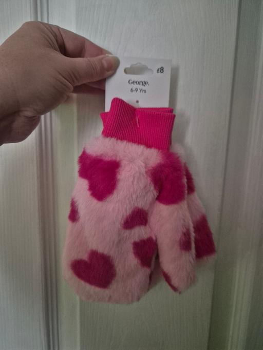 Buy & Sell Crumpsall Manchester - Photos for new Girls Fur Pink Heart Mittens