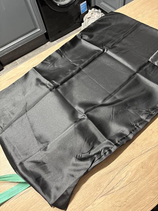 Buy & Sell Duckmanton Chesterfield - Photos for Black satin pillow cases