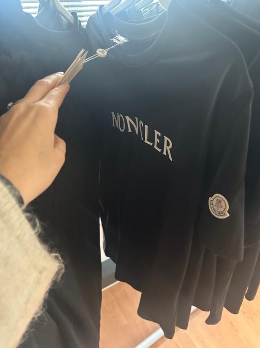 Buy & Sell Dudley Port Sandwell - Photos for Men’s T-shirts in black different sizes