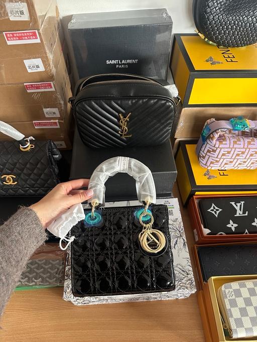 Buy & Sell Dudley Port Sandwell - Photos for Bags for sale