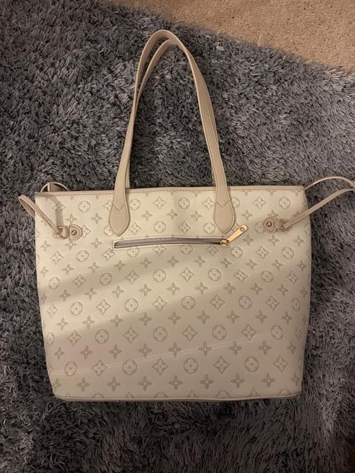 Buy & Sell Reading Town Centre Reading - Photos for monogram bag 1:1 replica looks real very good