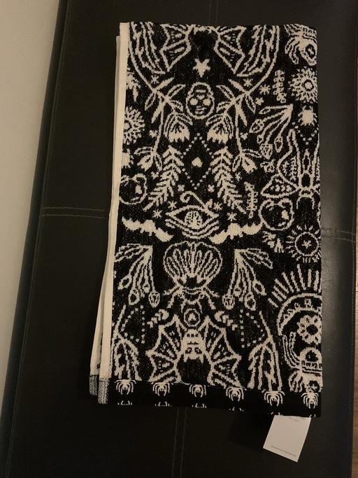 Buy & Sell Roby Knowsley - Photos for Gothic Reversible Hand Towel