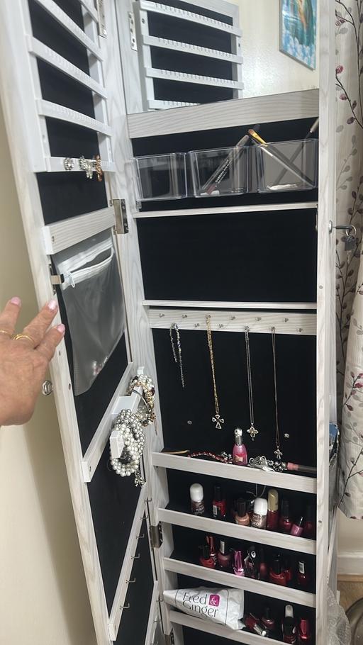 Buy & Sell Yarm Stockton-on-Tees - Photos for Jewellery cabinet