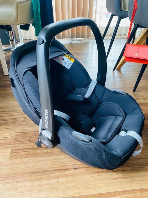 Buy & Sell Bedford Park West London - Photos for Maxi Cosi CabrioFix I-Size & Base