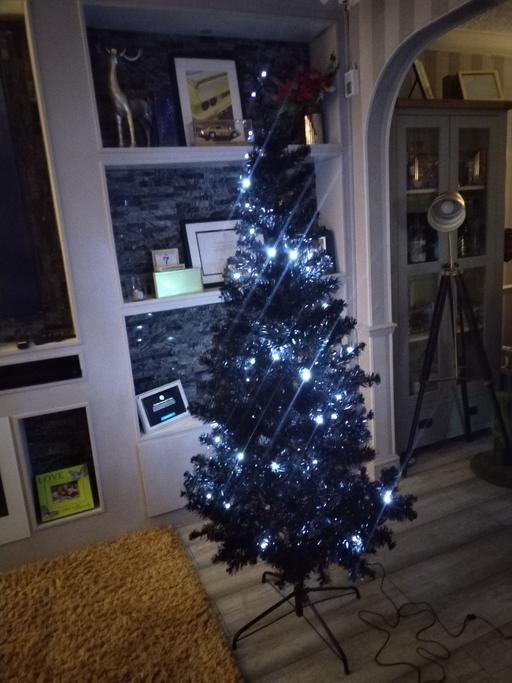 Buy & Sell Thornton-Cleveleys Wyre - Photos for 6ft BLACK XMAS TREE AND SET OF LIGHTS MULTIFU