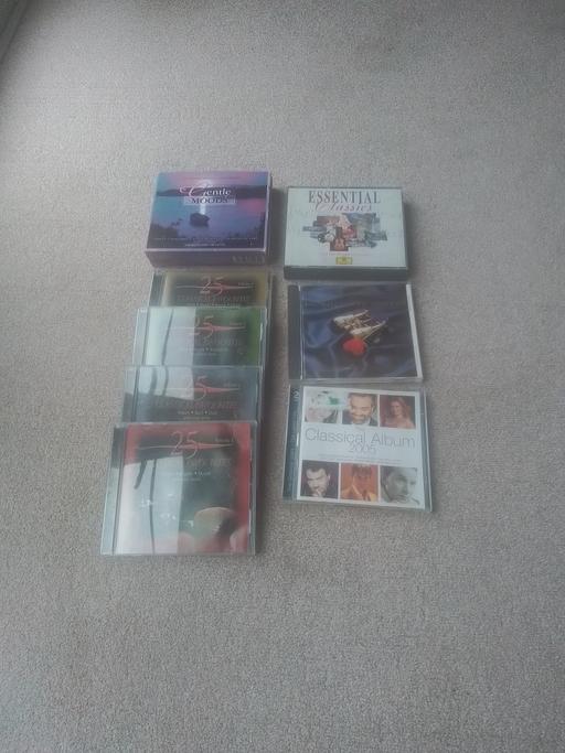 Buy & Sell Streetly Walsall - Photos for COLLECTION OF CLASSIC FAVOURITES CDS