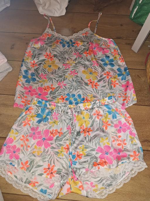 Buy & Sell Ettingshall Park Wolverhampton - Photos for Size 10-12 Pyjama Set