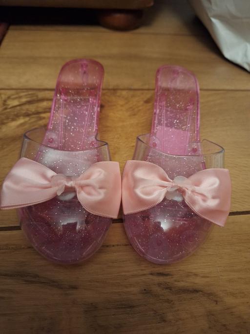 Buy & Sell Ettingshall Park Wolverhampton - Photos for Pink Dressing up shoes