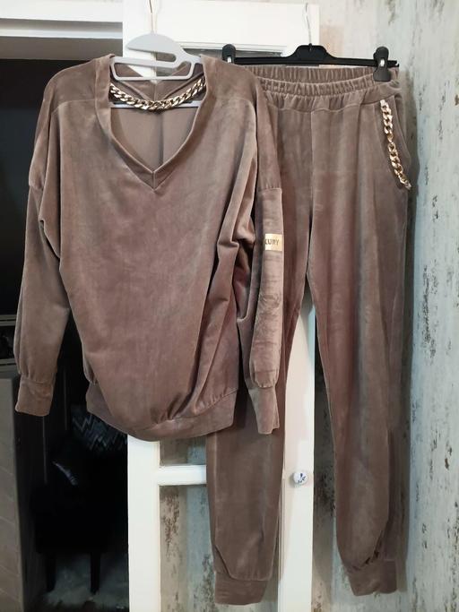 Buy & Sell Hornchurch Havering - Photos for one size velour luxury tracksuit