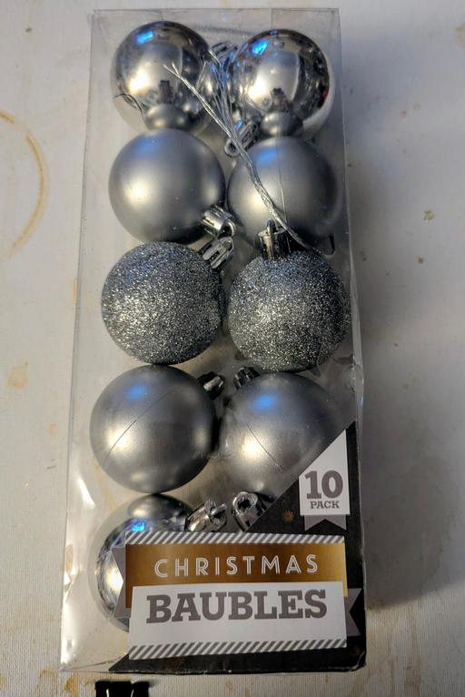 Buy & Sell Georgetown Blaenau Gwent - Photos for 🎄 Christmas 10pk medium mixed silver baubles