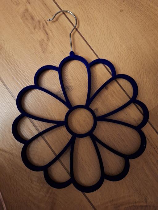 Buy & Sell Ettingshall Park Wolverhampton - Photos for Blue Flower Scarf hanger