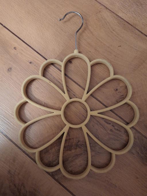 Buy & Sell Ettingshall Park Wolverhampton - Photos for Yellow flower Scarf hanger