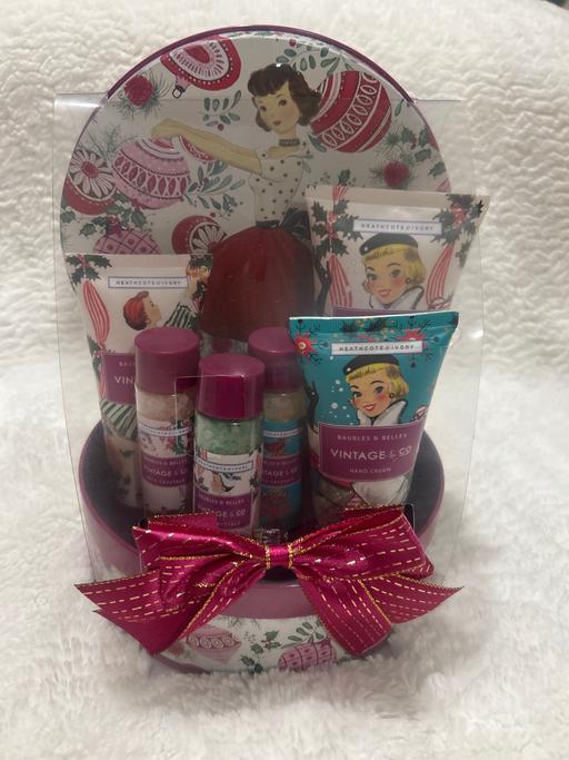 Buy & Sell Dovecot Knowsley - Photos for Vintage & Co Festive bath & body tin. New