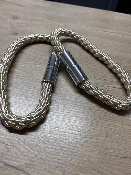 Buy & Sell Duckmanton Chesterfield - Photos for Pretty jolly magnetic tie backs