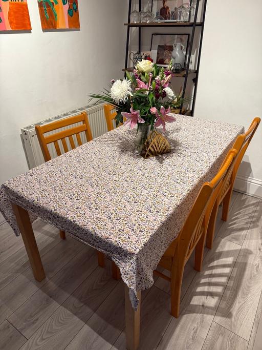 Buy & Sell Ealing Broadway West London - Photos for Dining table and chairs