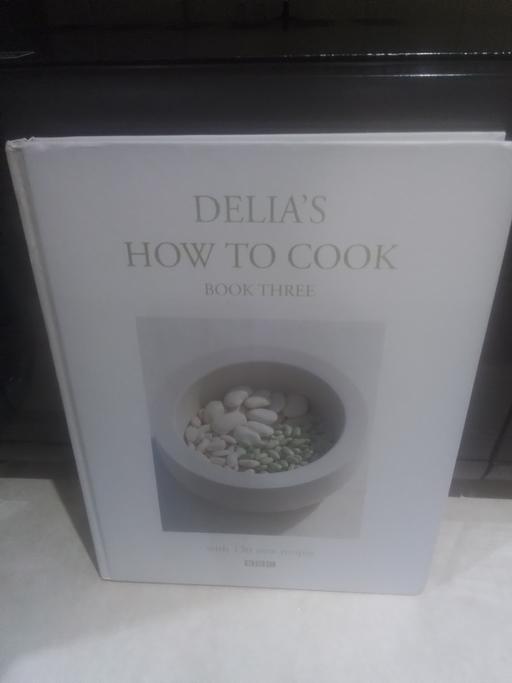 Buy & Sell Streetly Walsall - Photos for BRAND NEW DELIA SMITH COOKERY BOOK