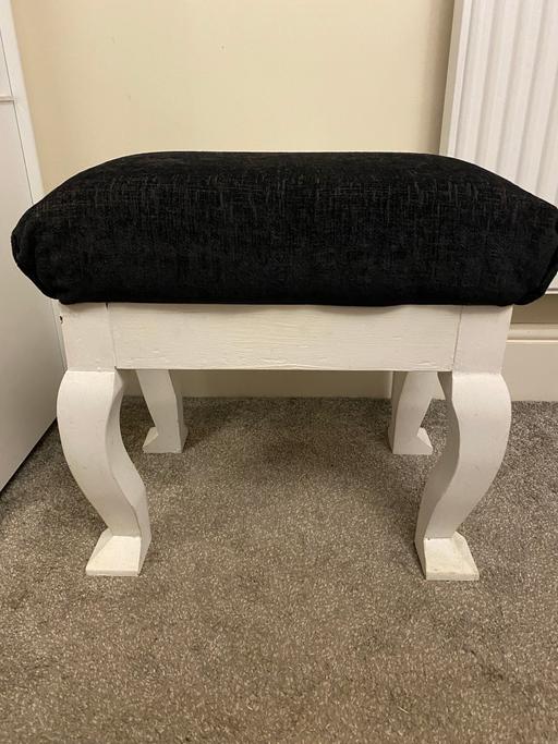 Buy & Sell Netherton Dudley - Photos for Chunky White Dressing Table Stool