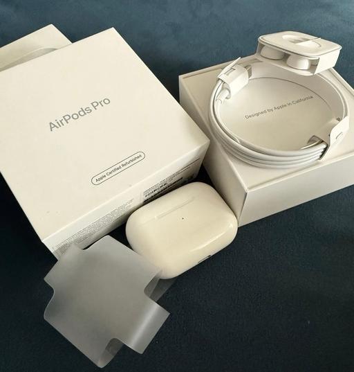 Buy & Sell Deptford South East London - Photos for Apple AirPods Pro 2 lightning charging cover