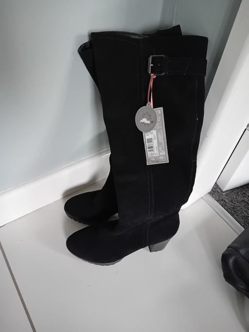 Buy & Sell Tipton Sandwell - Photos for New suede boots