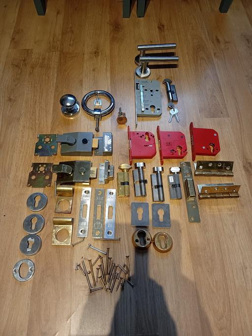 Buy & Sell Temple Fortune North West London - Photos for Clearance Sale Mixed Door Lockers with All Ac