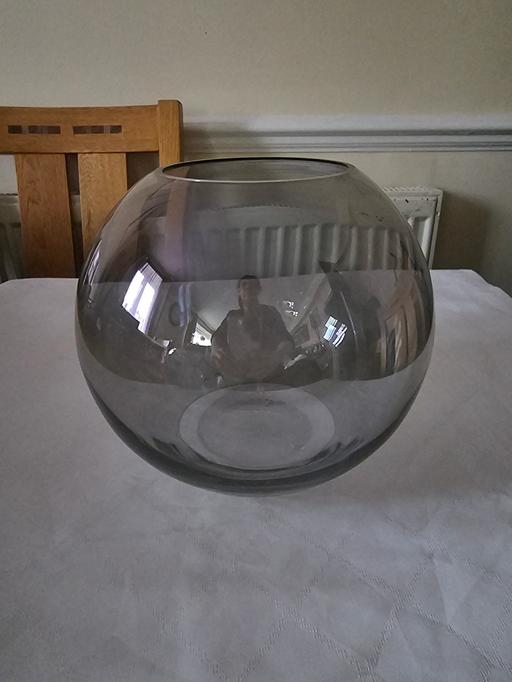 Buy & Sell Romford Havering - Photos for Tinted Vase