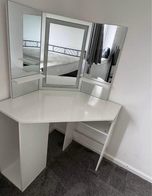 Buy & Sell Radcliffe Bury - Photos for Dressing table with mirror