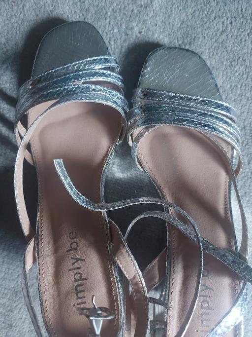 Buy & Sell Pensnett Dudley - Photos for Silver simply be size 5 wedges