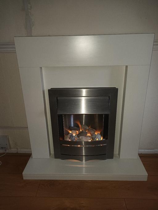 Buy & Sell Wednesbury Sandwell - Photos for off white electric fire and surround