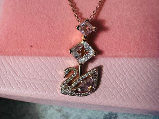 Buy & Sell Old Kent Road South East London - Photos for Swarovski necklace with swan charm