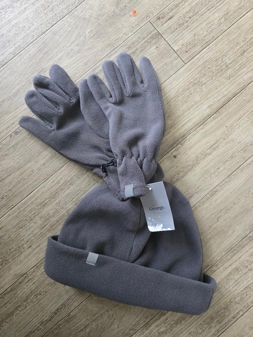 Buy & Sell Rowley Regis Sandwell - Photos for George mens grey fleece hat & gloves - bnwt