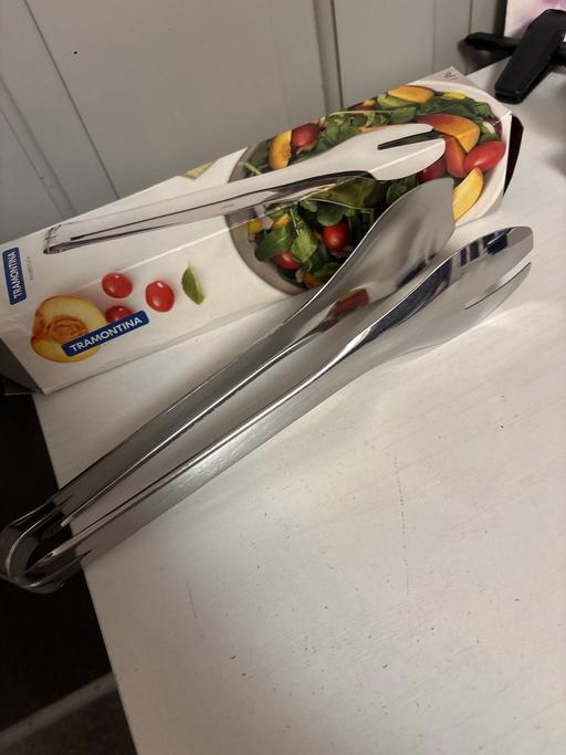 Buy & Sell Duckmanton Chesterfield - Photos for Tramontina salad tongs