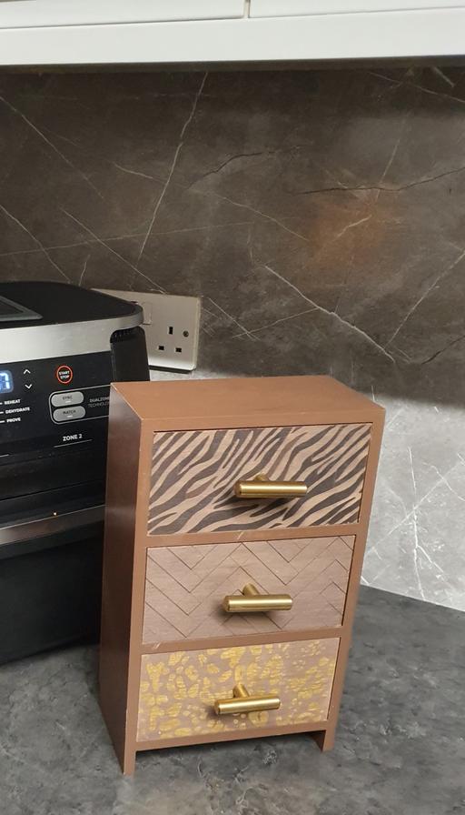 Buy & Sell Oxley Wolverhampton - Photos for SMALL wooden unit