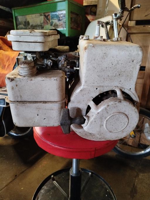 Vehicles Tame Valley Industrial Estate Tamworth - Photos for Vintage 2 Stroke Briggs & Stratton Engine