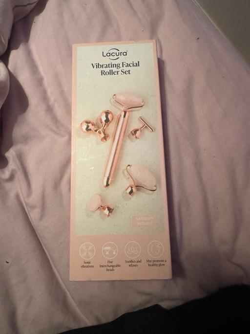 Buy & Sell Lowestoft East Suffolk - Photos for Rose quarts vibrating facial roller set