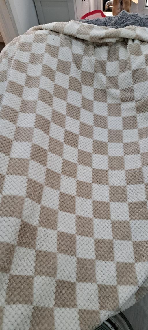 Buy & Sell Four Oaks Birmingham - Photos for Blanket Throw