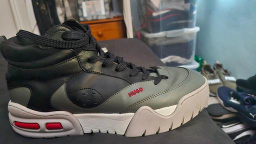 Buy & Sell Seasalter Canterbury - Photos for HUGO BOSS TRAINERS SIZE 8