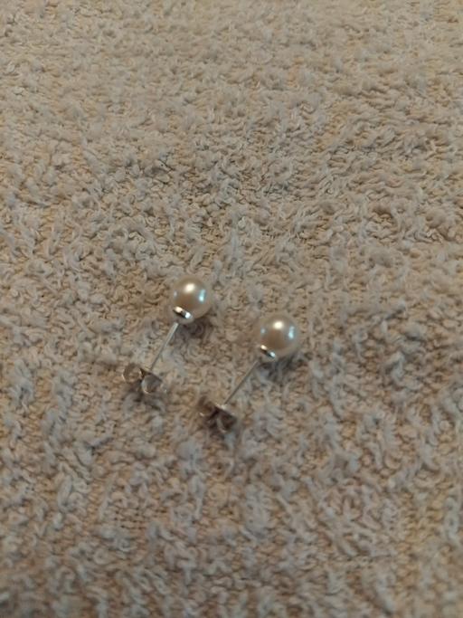 Buy & Sell Kemsley Swale - Photos for small pearl earrings