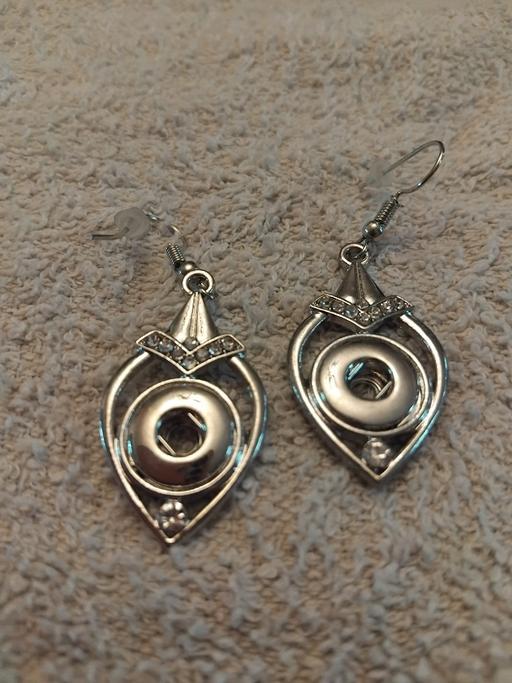 Buy & Sell Kemsley Swale - Photos for silver hearts earrings
