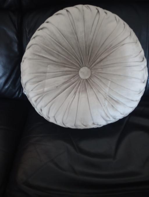 Buy & Sell Woodcross Wolverhampton - Photos for Velvet cushions