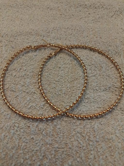 Buy & Sell Kemsley Swale - Photos for gold colour hoop earrings